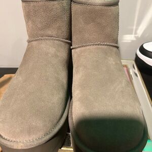 Ugg platform boots woman 10